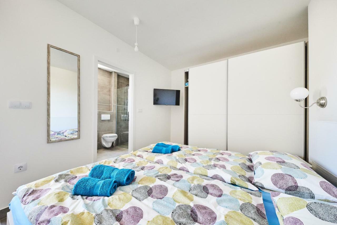 Apartman Mirna Umago Esterno foto